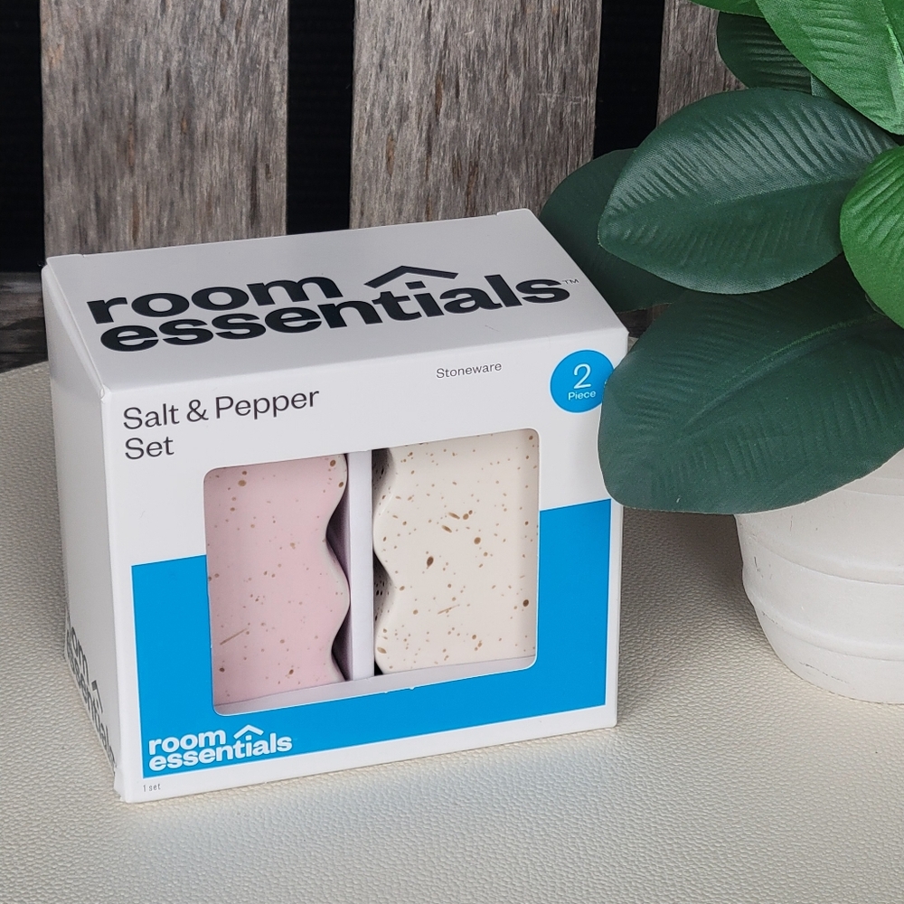 Room Essentials Pink & White Abstract Speckled Stoneware Salt & Pepper Set - Picture 6 of 6